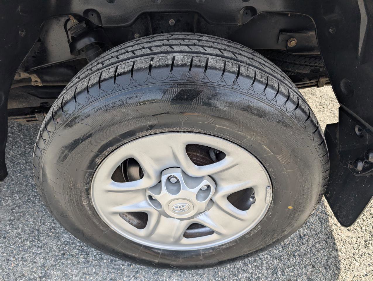 Used 2017 Toyota Tundra SR5 w/ SR5 Upgrade Package image 9