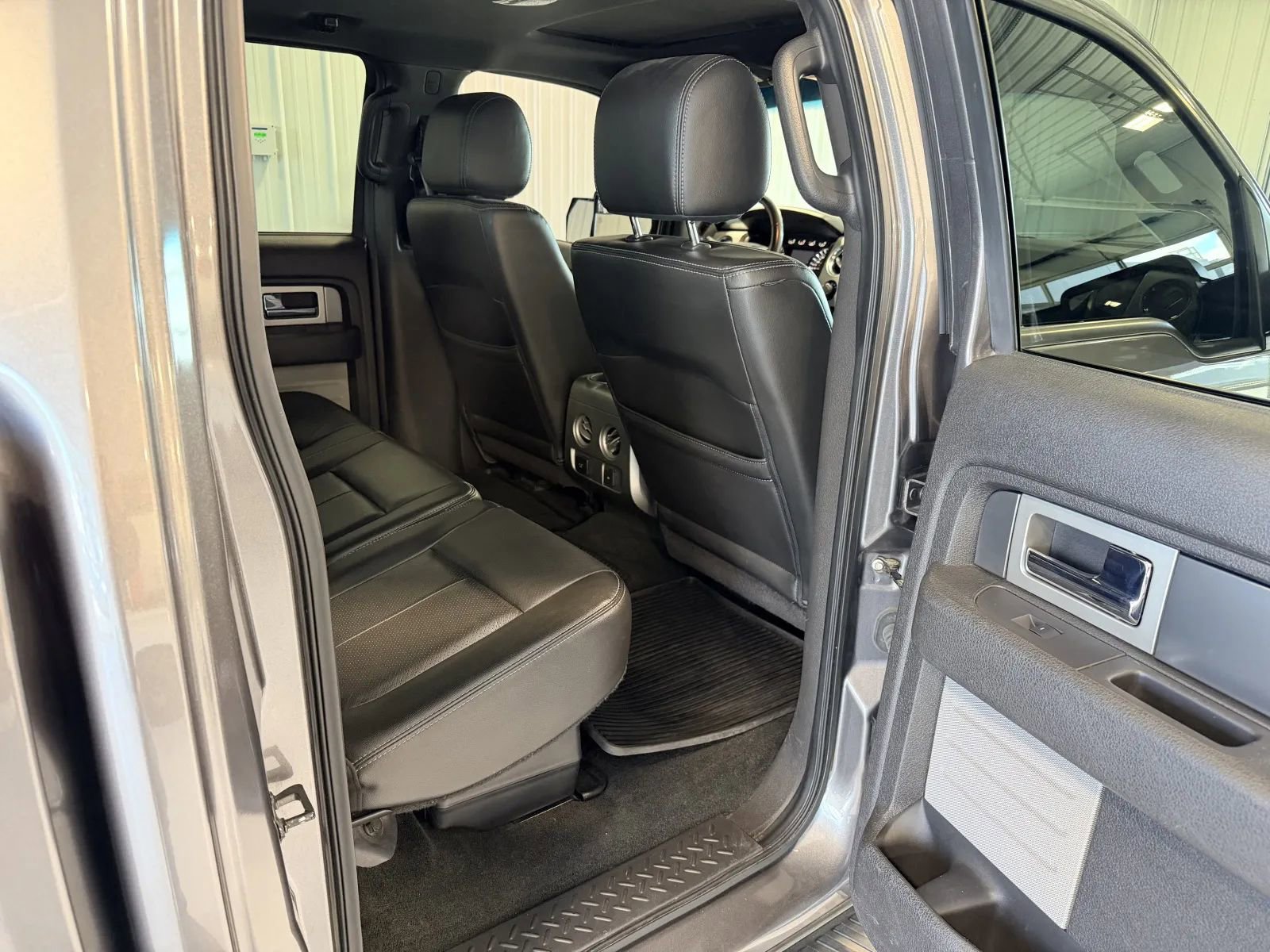 Used 2014 Ford F150 FX4 w/ Equipment Group 402A Luxury AWD/4WD image 18