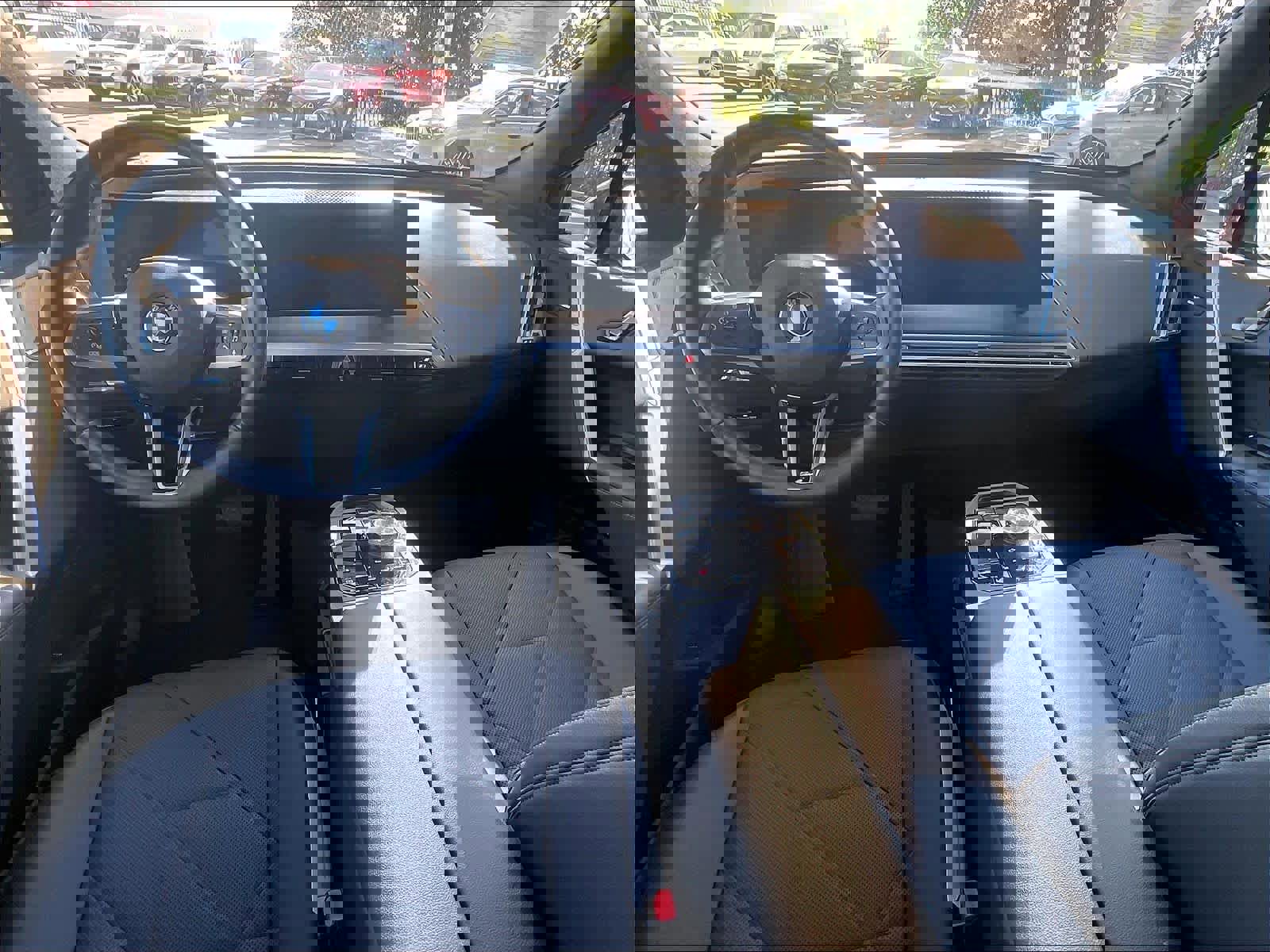 Used 2025 BMW iX xDrive50 image 16