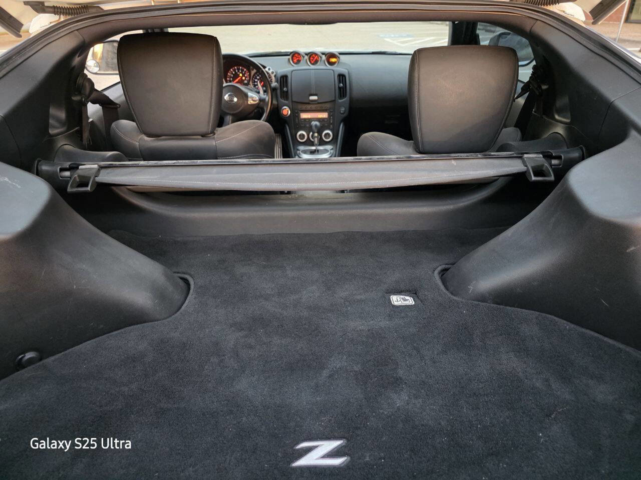 Used 2011 Nissan 370Z Touring image 31