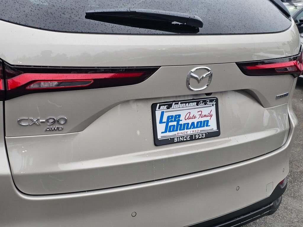 New 2026 MAZDA CX-90 Plug-In Hybrid w/ Preferred image 26
