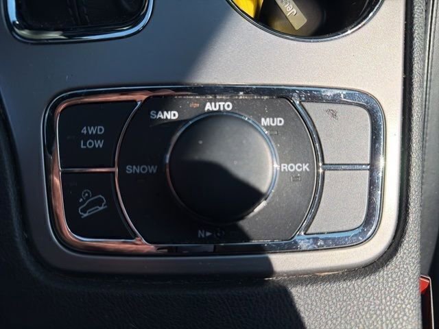 Used 2021 Jeep Grand Cherokee Limited w/ Luxury Group II image 17