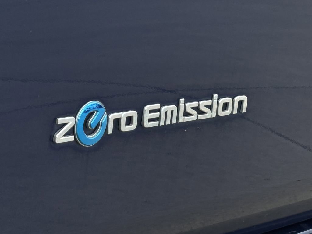 Used 2018 Nissan Leaf SL w/ SL Technology Package FWD image 10