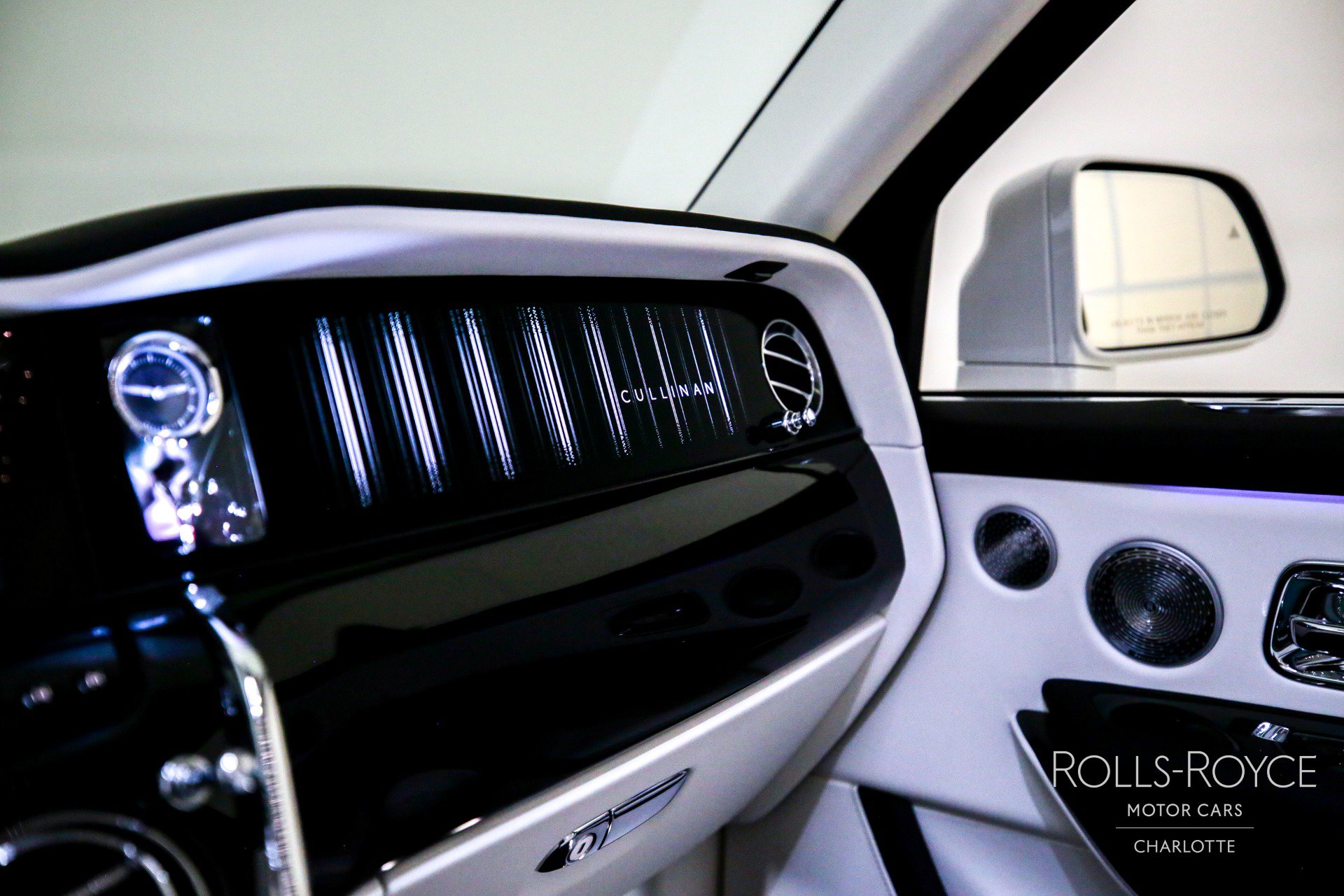 Certified 2025 Rolls-Royce Cullinan image 32