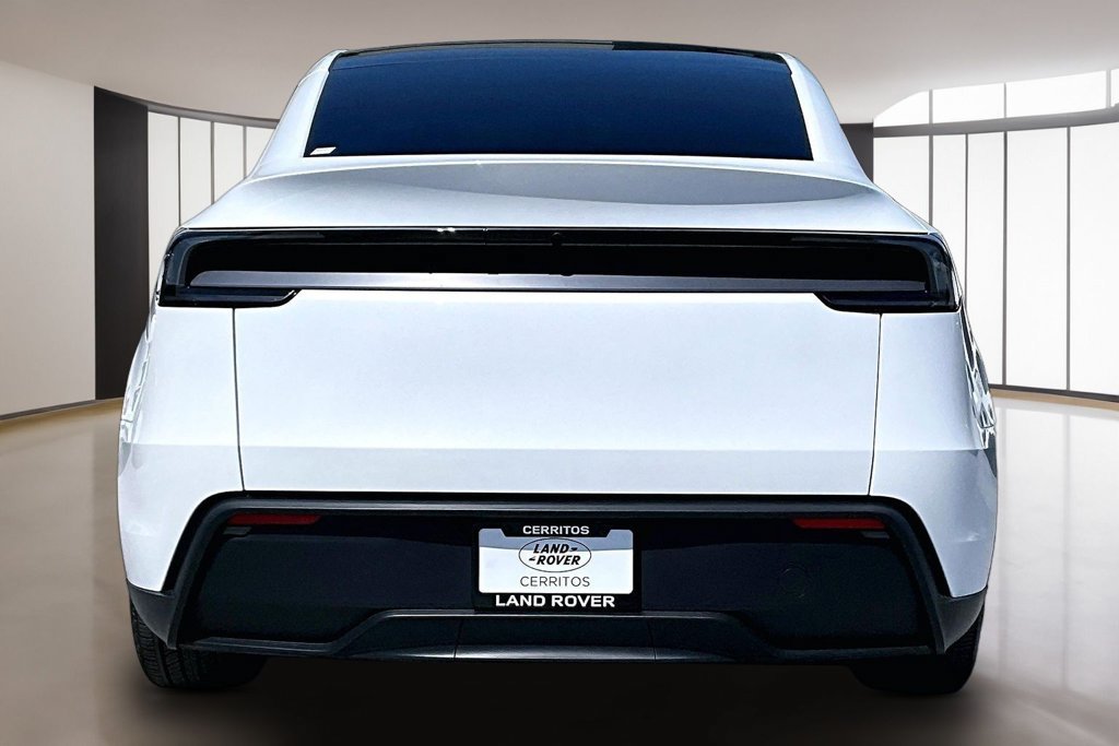 Used 2026 Tesla Model Y 2WD image 5
