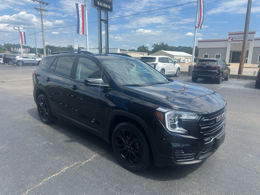 Used 2022 GMC Terrain SLE w/ Driver Convenience Package AWD/4WD image 4