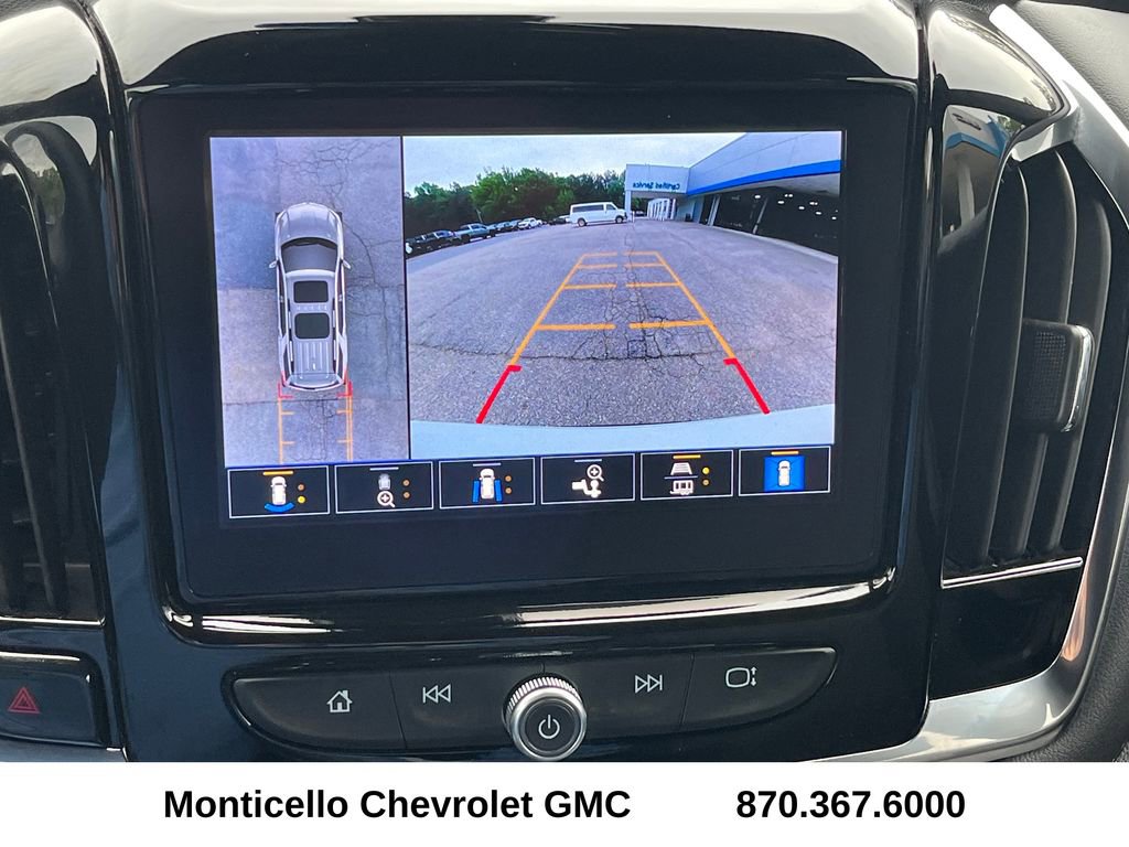 Used 2023 Chevrolet Traverse LT FWD image 19