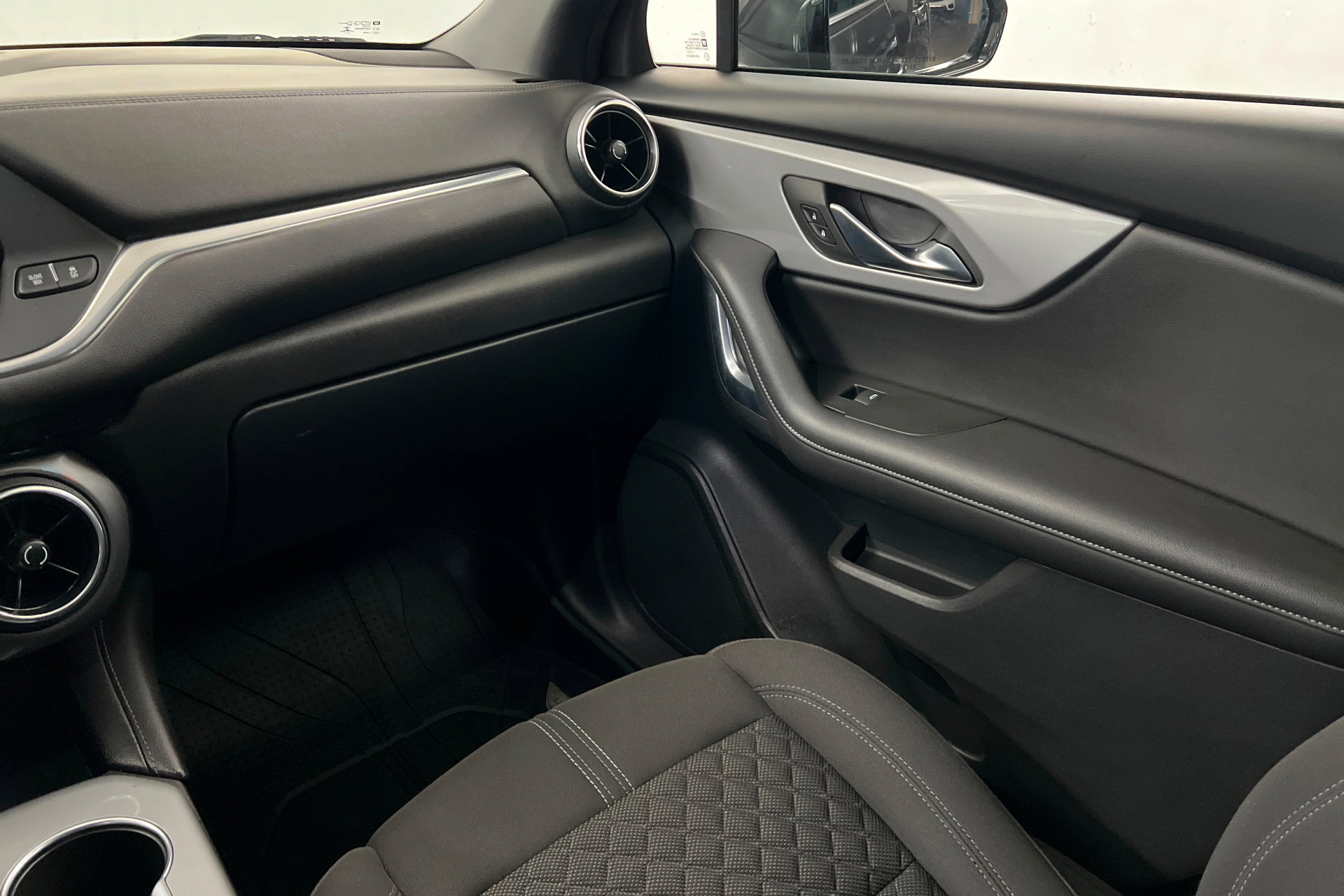 Used 2022 Chevrolet Blazer LT w/ LPO, Floor Liner Package FWD image 11