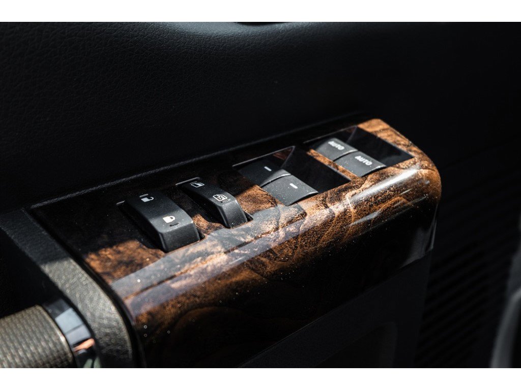 Used 2013 Ford F350 Platinum w/ FX4 Off Road Pkg AWD/4WD image 19