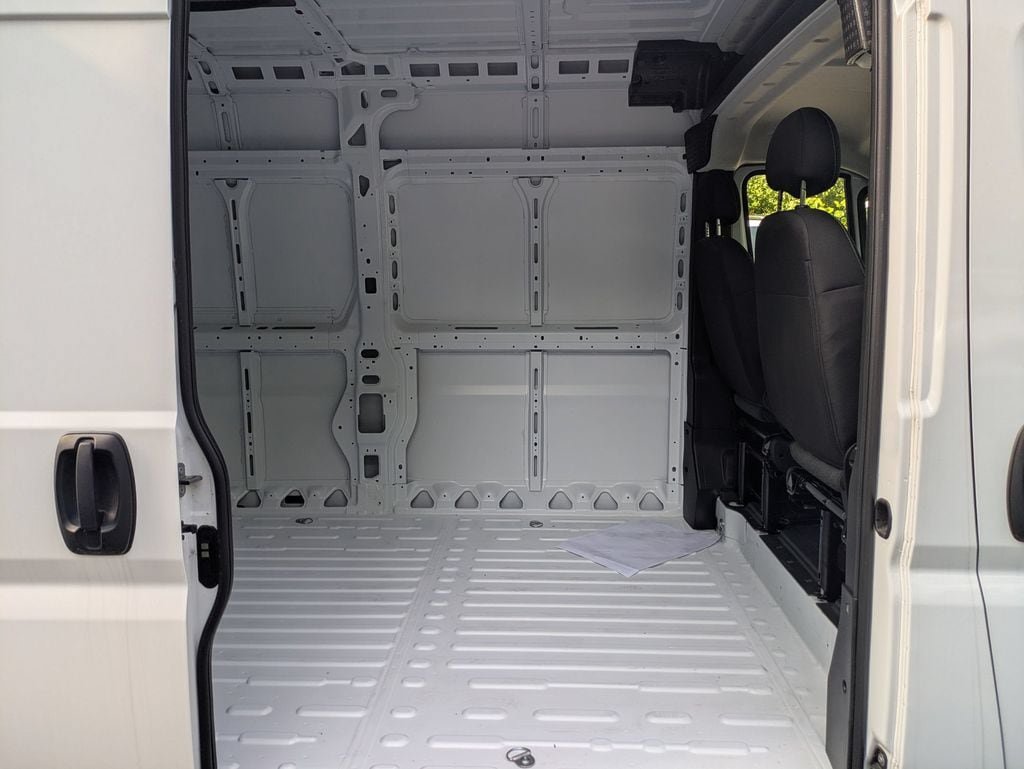 New 2025 RAM ProMaster 3500 w/ Convenience Group FWD image 23