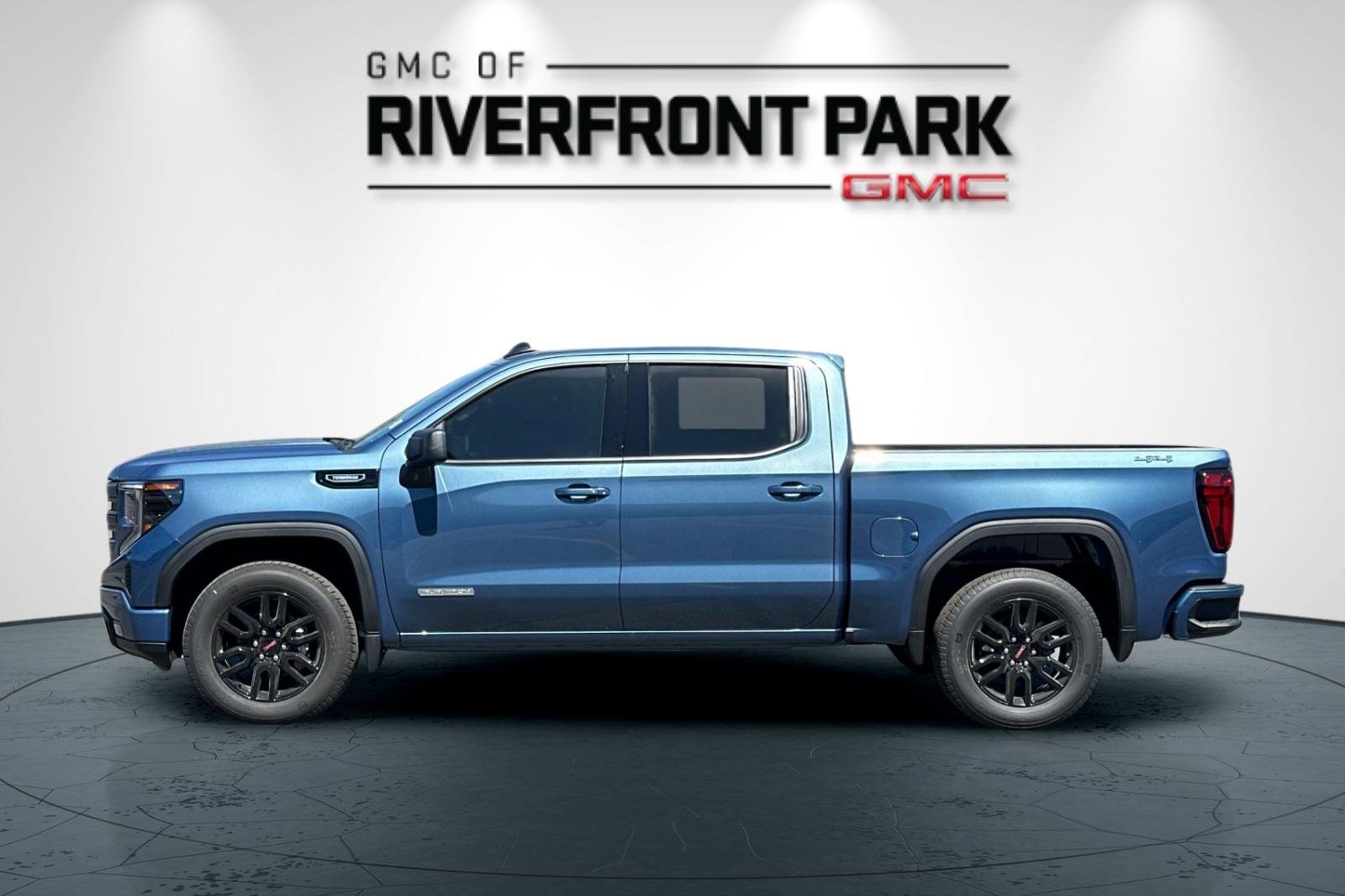 New 2025 GMC Sierra 1500 Elevation image 6