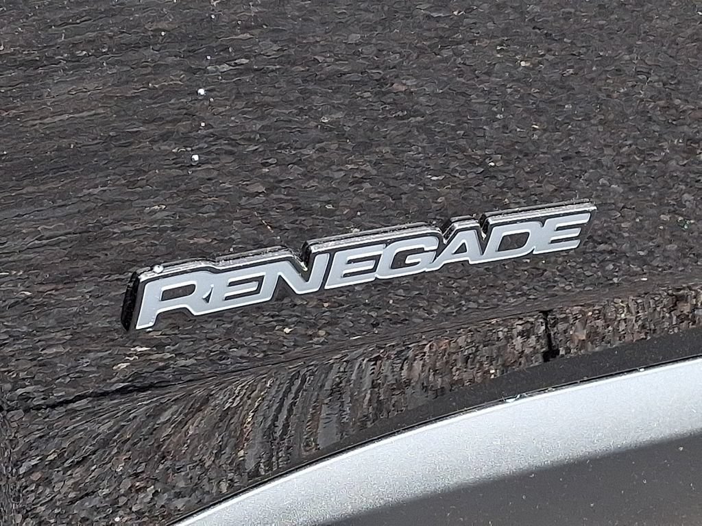 Used 2022 Jeep Renegade Latitude AWD/4WD image 34