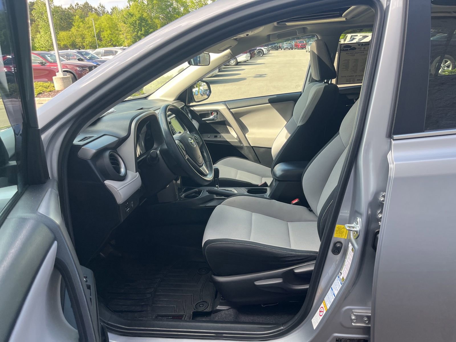 Used 2016 Toyota RAV4 XLE image 26