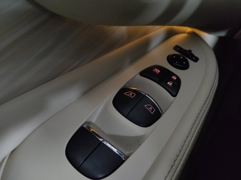 Used 2015 Nissan Murano Platinum FWD image 27