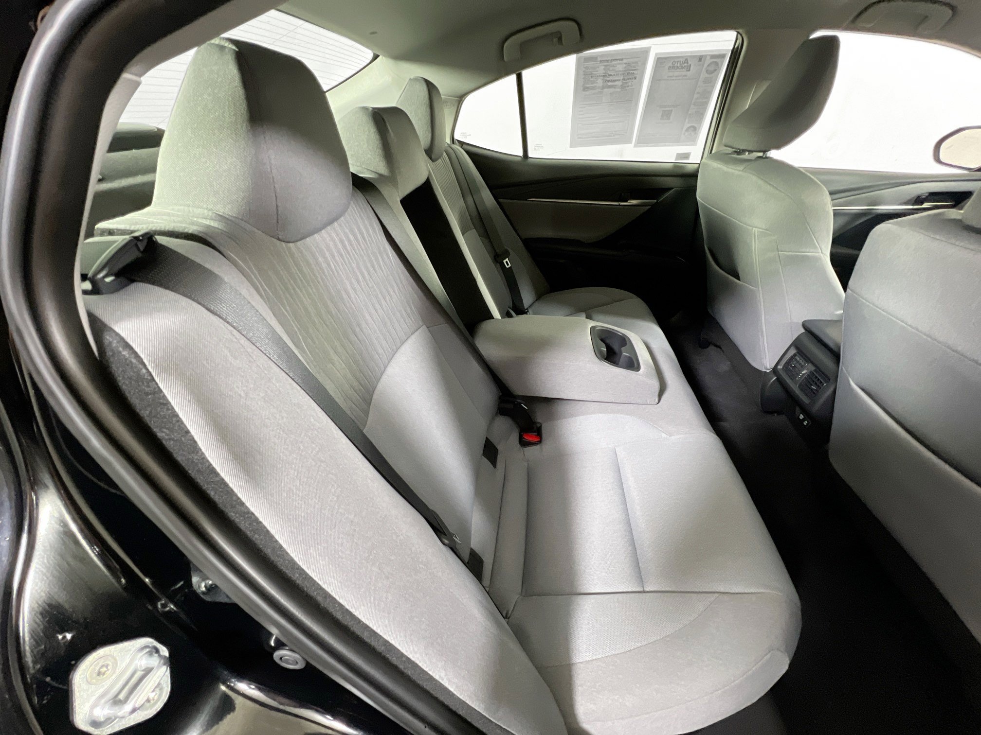 Used 2025 Toyota Camry LE w/ Convenience Package image 25