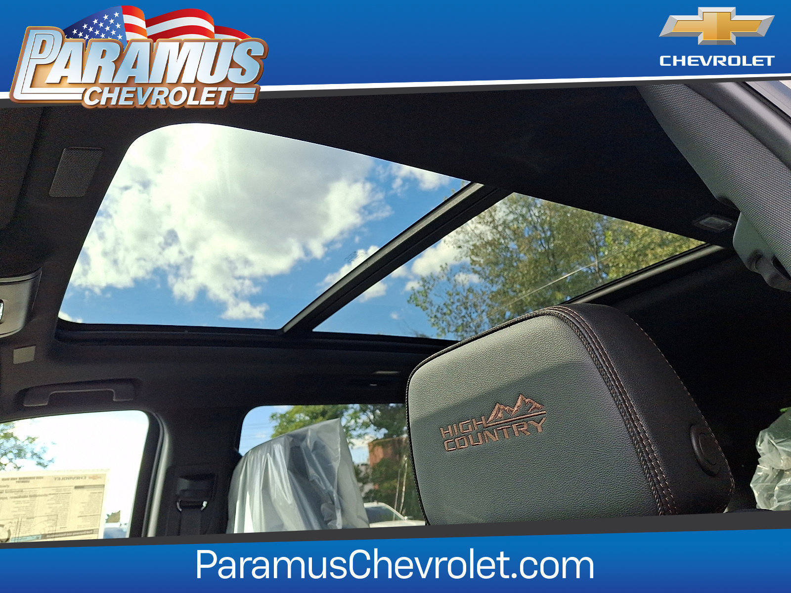 New 2026 Chevrolet Suburban High Country AWD/4WD image 11