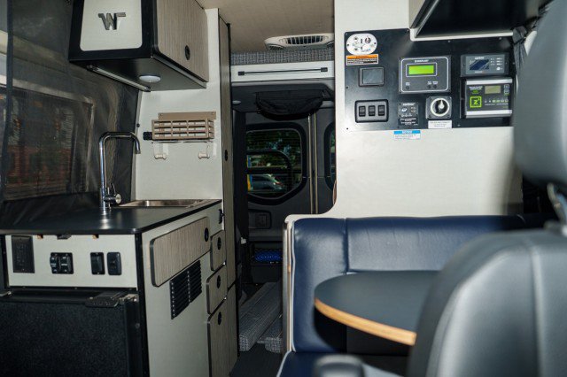 Used 2024 Mercedes-Benz Sprinter 2500 image 10