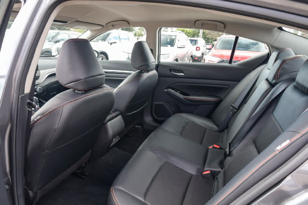 Used 2025 Nissan Altima 2.5 SR AWD/4WD image 19