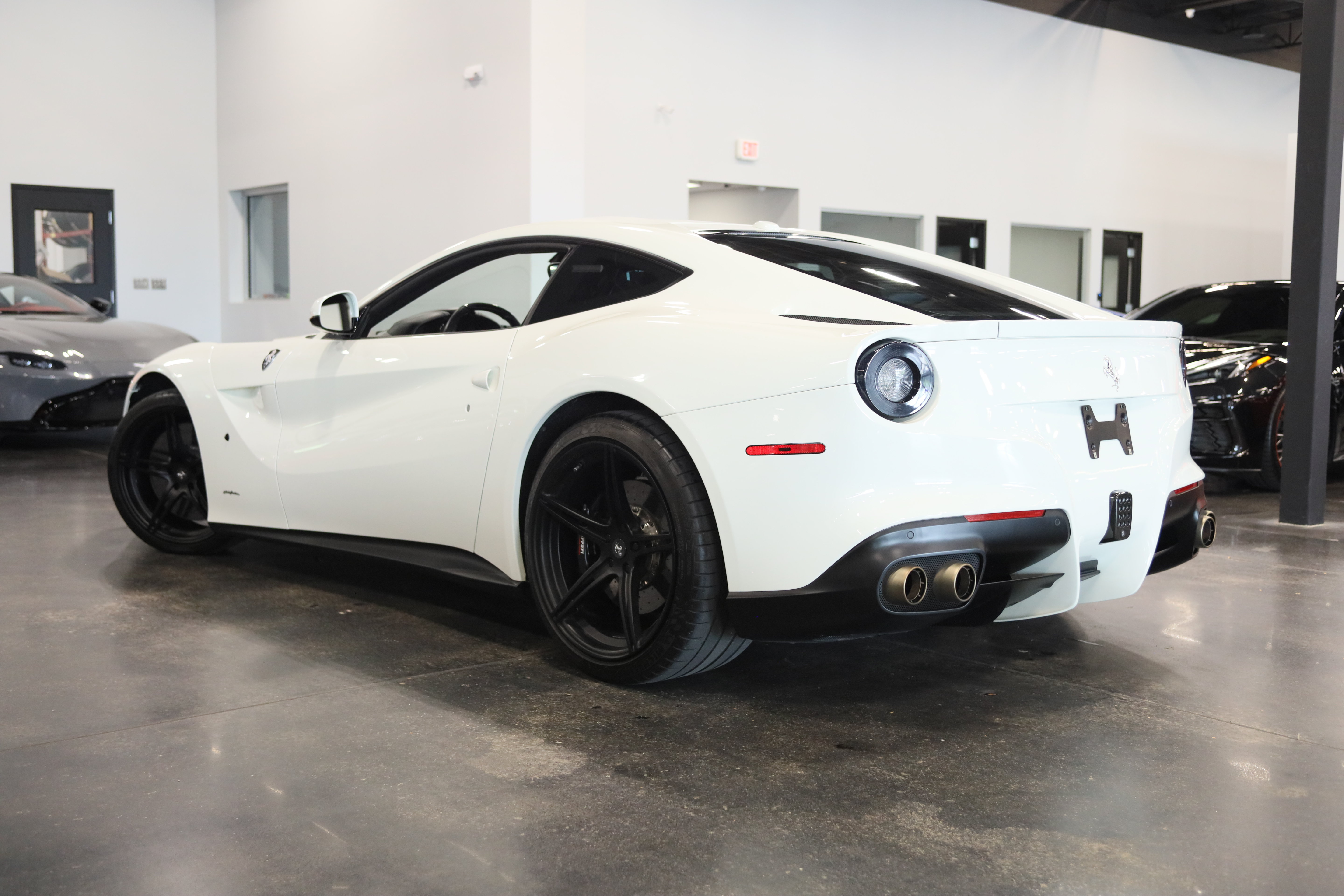 Used 2015 Ferrari F12 Berlinetta RWD image 4