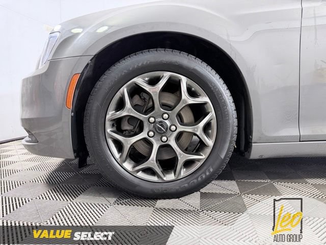Used 2017 Chrysler 300 S AWD/4WD image 17