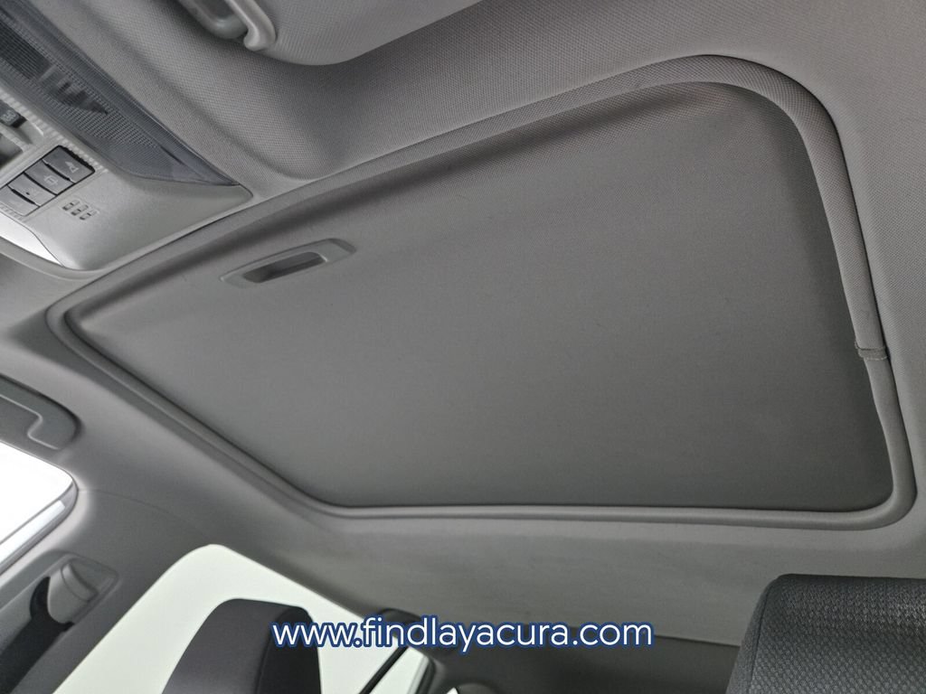 Used 2019 Toyota RAV4 XLE w/ Convenience Package FWD image 12