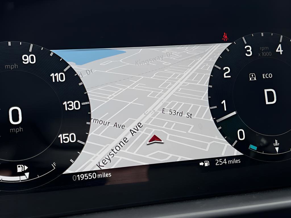 Used 2024 Land Rover Discovery S image 25