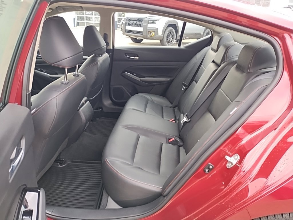 Used 2024 Nissan Altima 2.5 SR w/ SR Premium Package FWD image 27