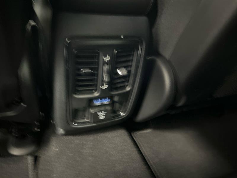 Used 2020 Jeep Grand Cherokee Limited image 14