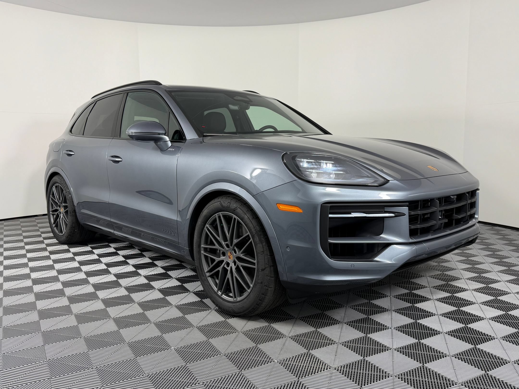 Certified 2026 Porsche Cayenne AWD/4WD image 7
