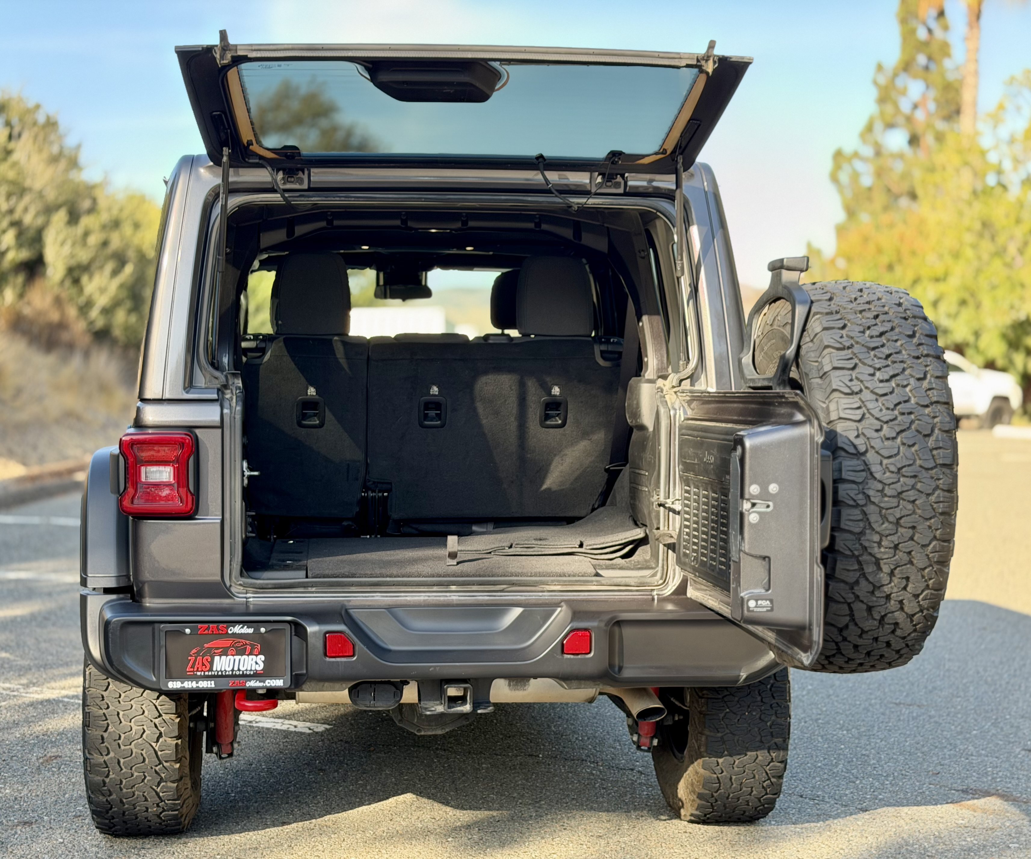 Used 2025 Jeep Wrangler Unlimited Rubicon AWD/4WD image 21