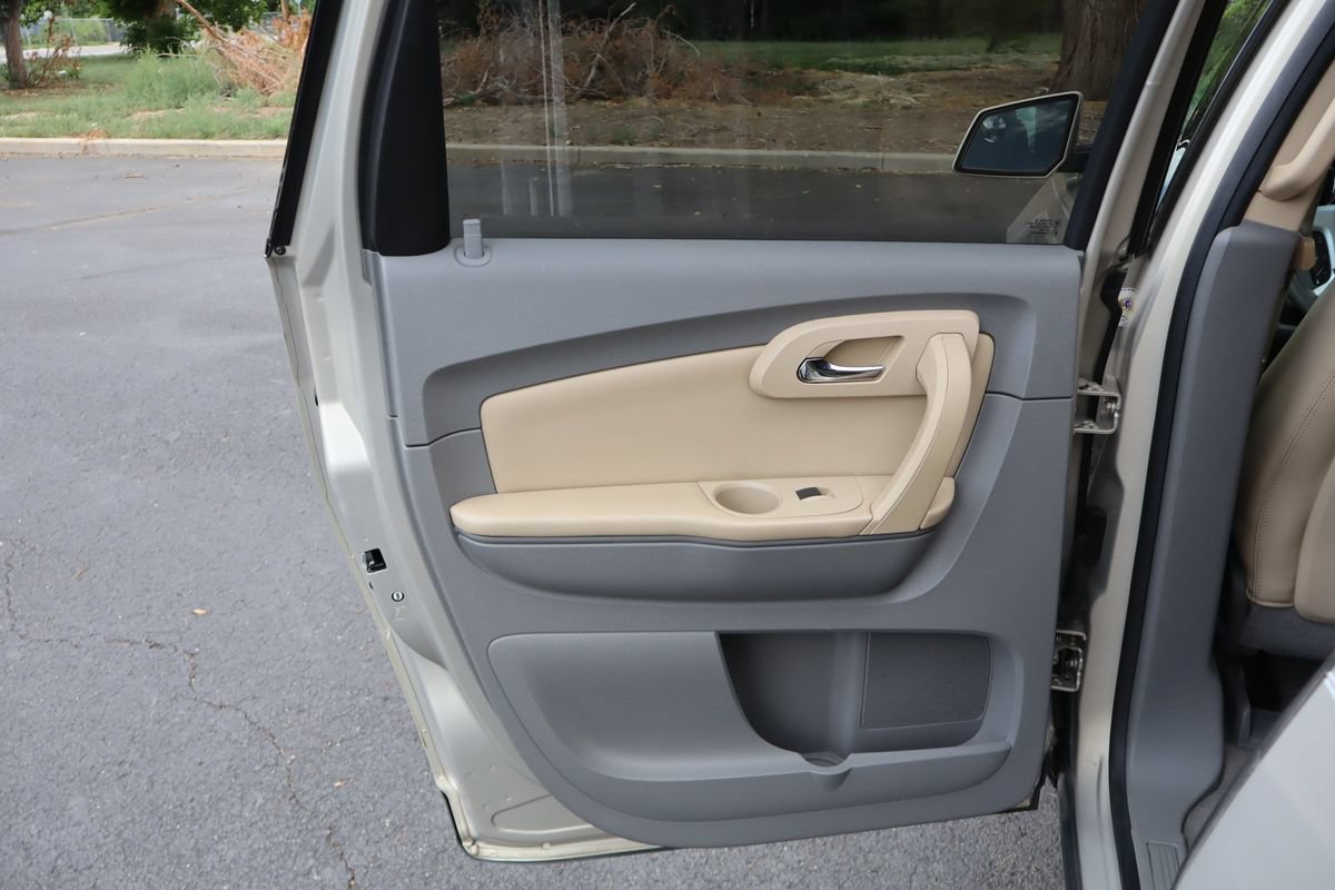 Used 2012 Chevrolet Traverse LT AWD/4WD image 26