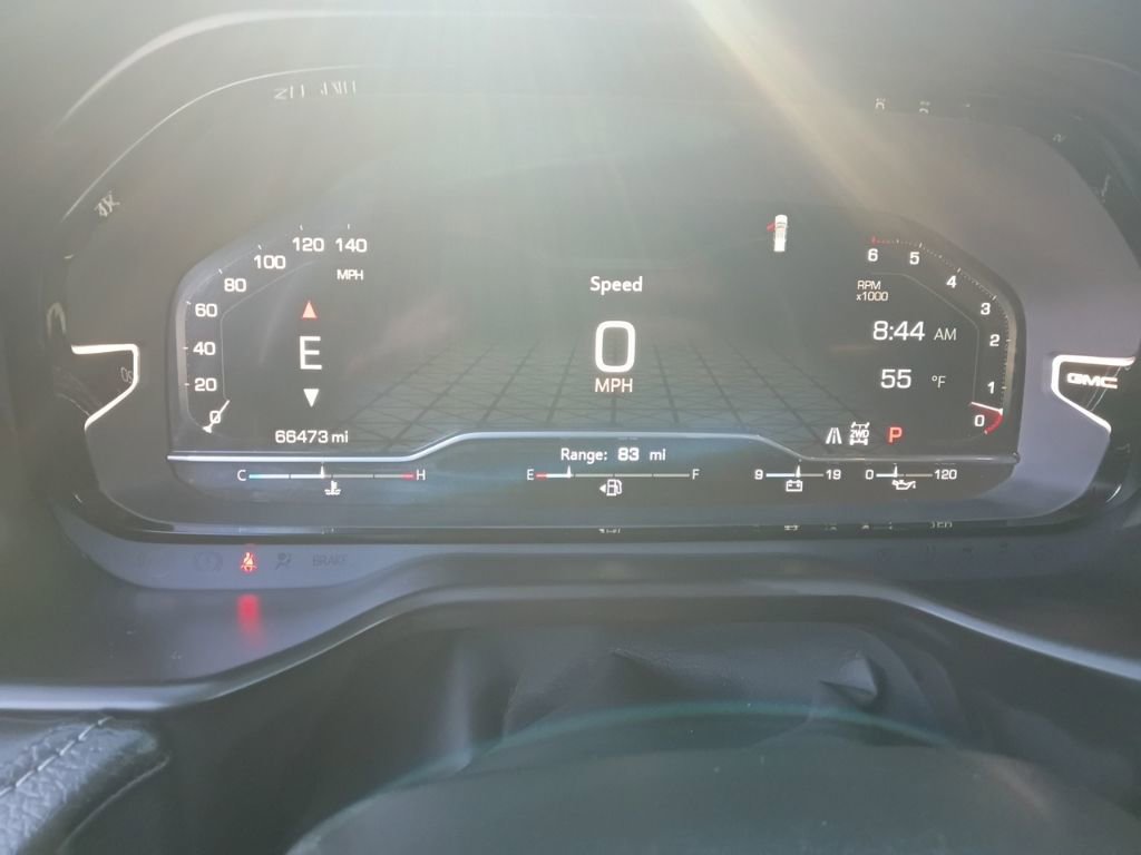 Used 2023 GMC Yukon Denali image 2