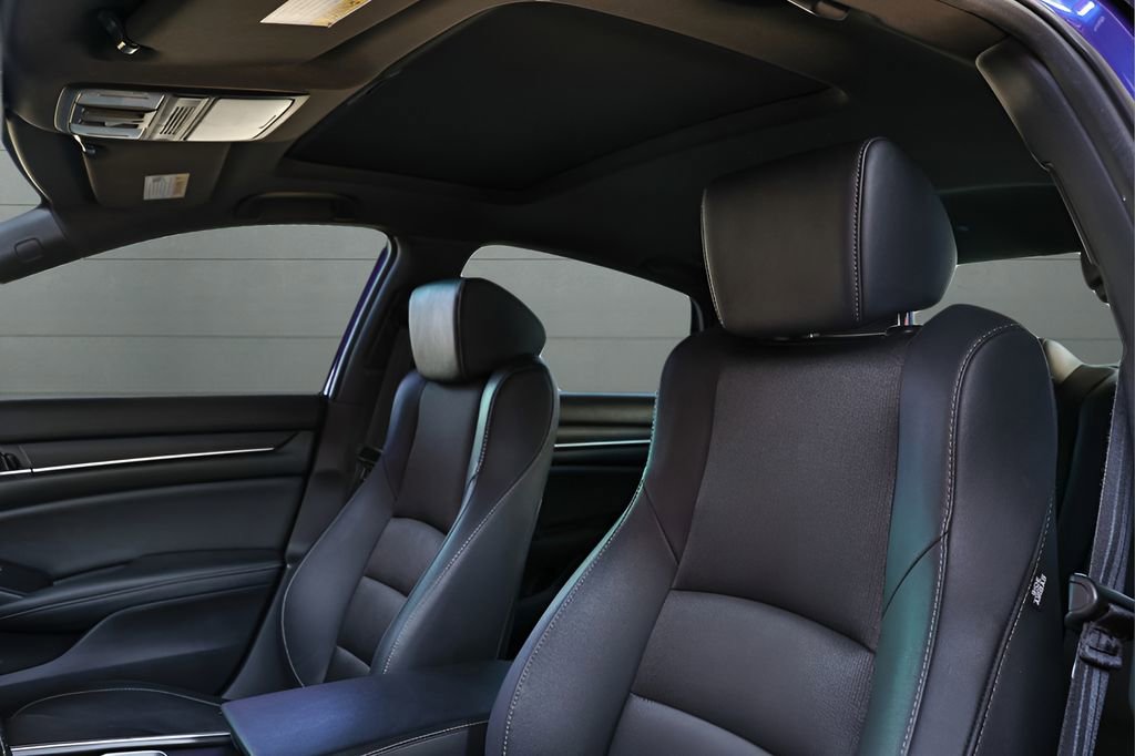Used 2020 Honda Accord Sport image 2