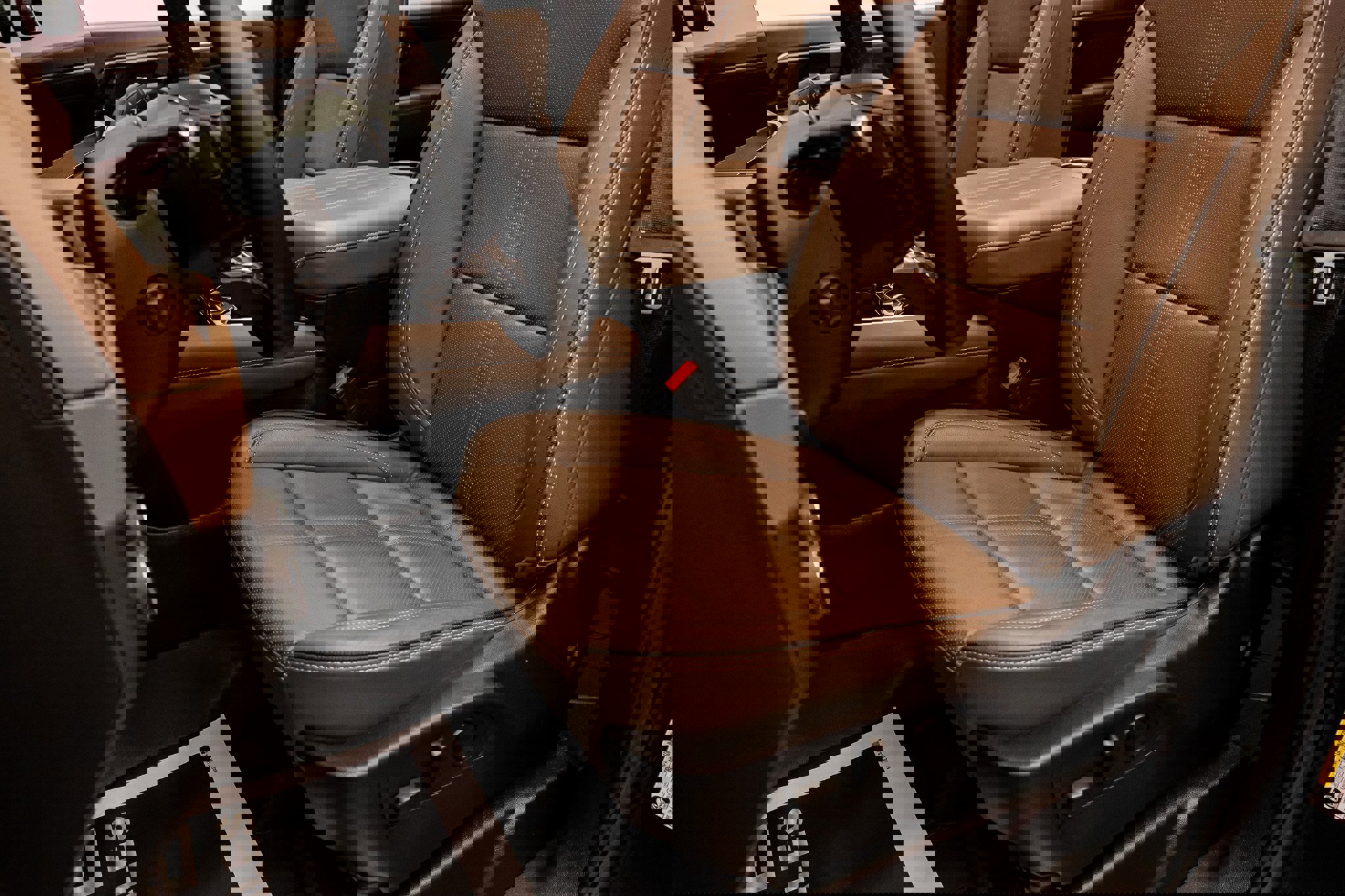 Used 2025 Chevrolet Tahoe High Country image 23