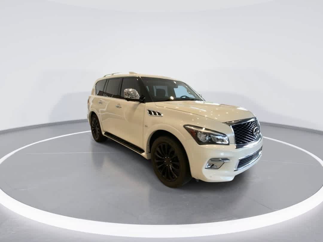 Used 2017 INFINITI QX80 4WD w/ Deluxe Technology Package image 2