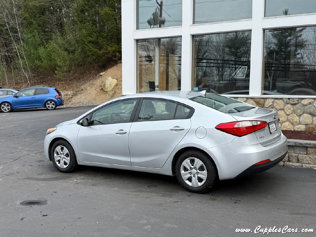 Used 2015 Kia Forte LX image 2