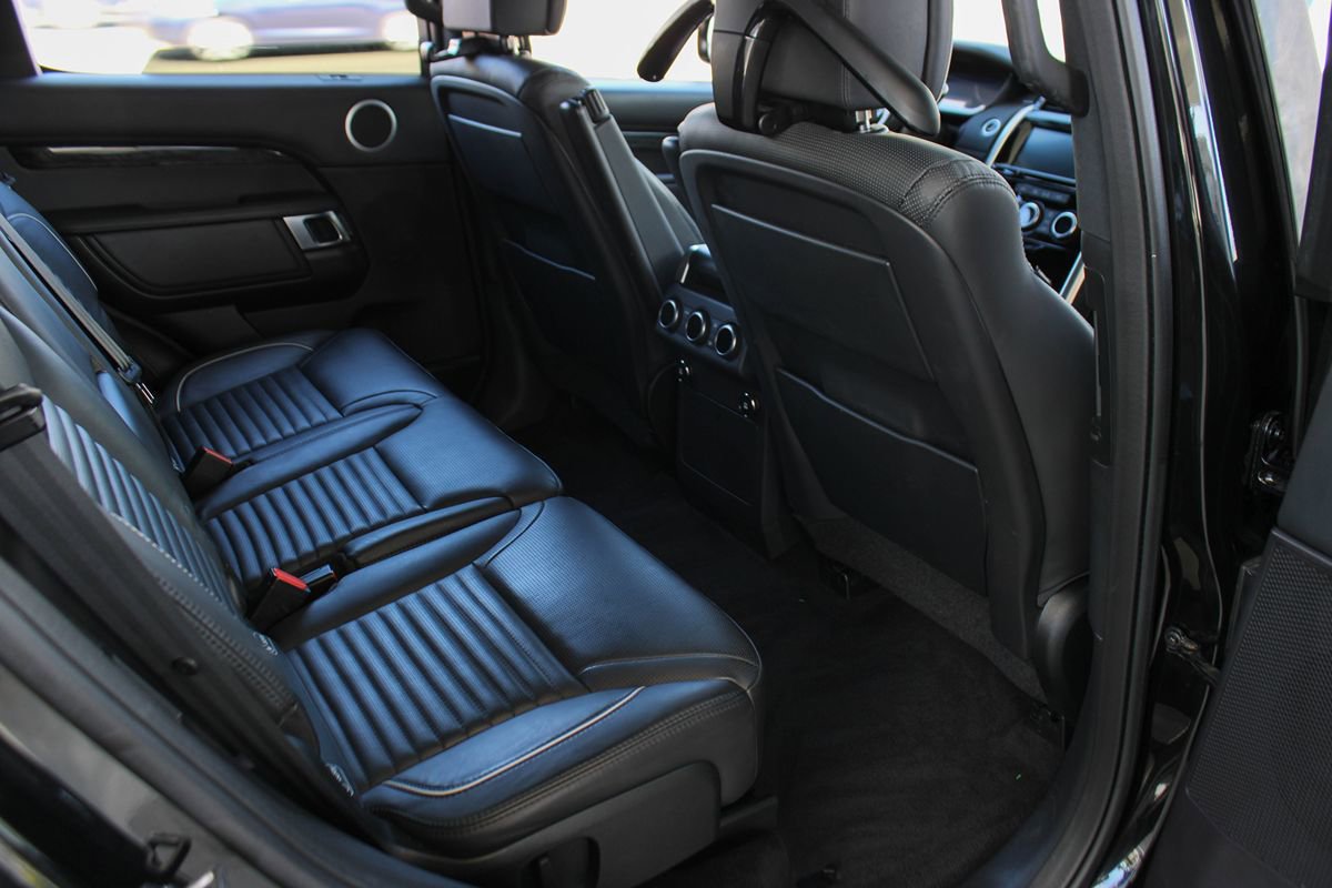 Used 2018 Land Rover Discovery HSE Luxury AWD/4WD image 18