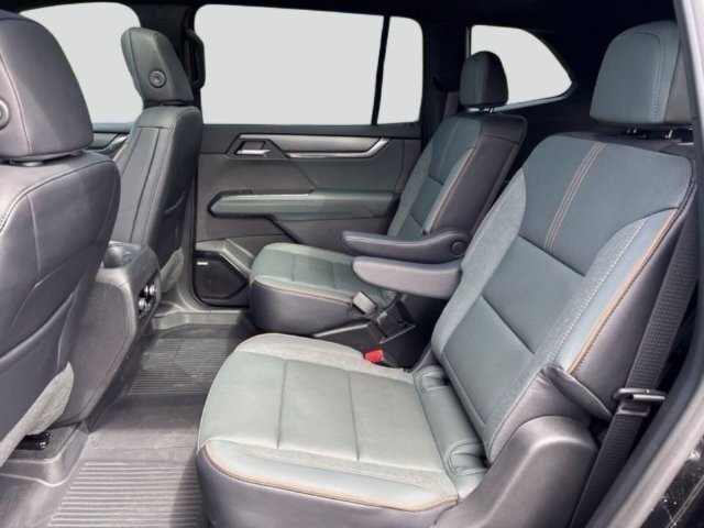 Used 2026 GMC Acadia AT4 w/ Luxury Package AWD/4WD image 34