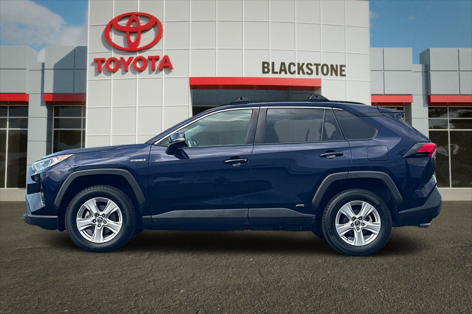 Certified 2019 Toyota RAV4 XLE w/ Convenience Package AWD/4WD image 6