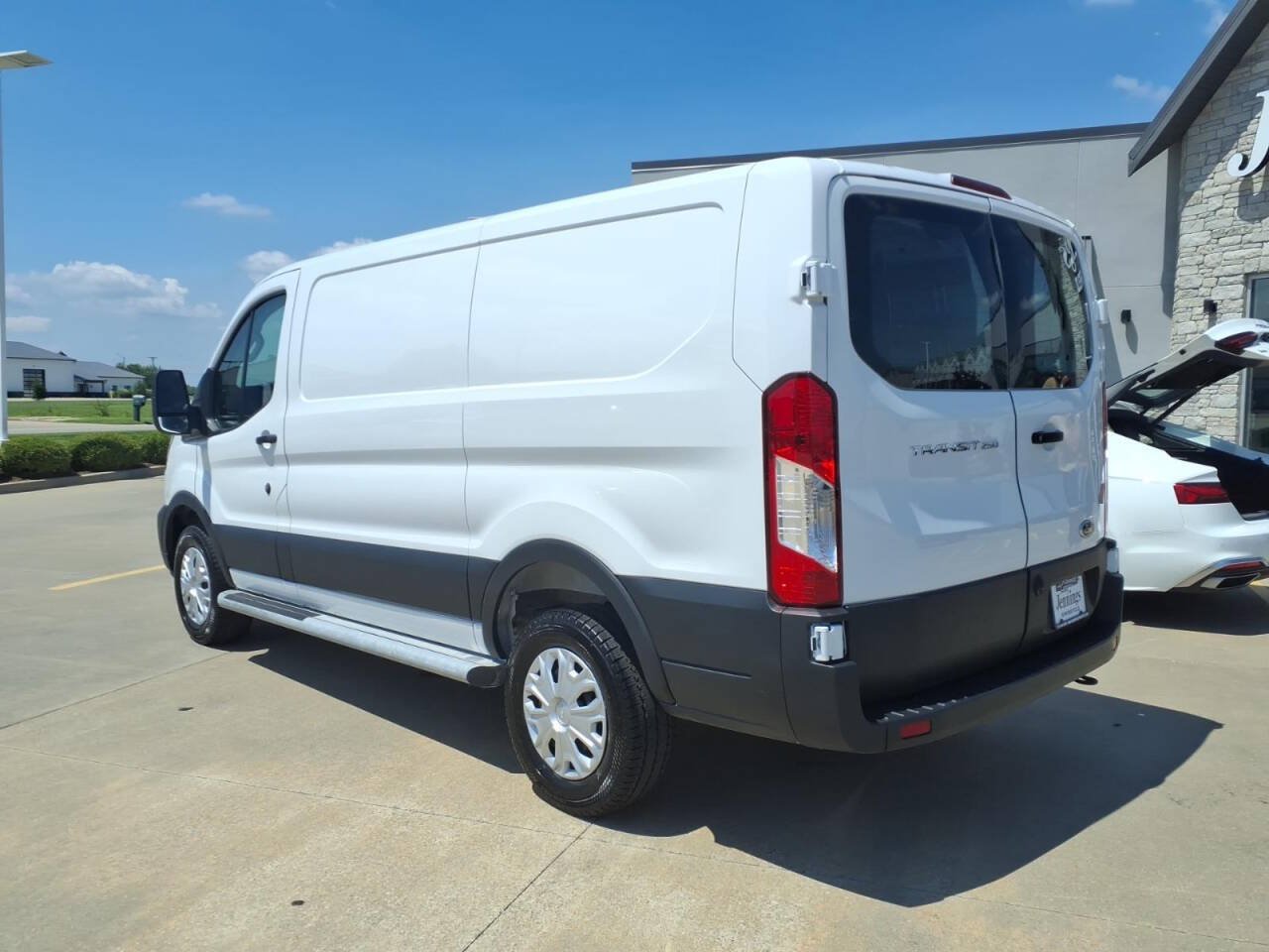 Used 2025 Ford Transit 250 Low Roof w/ Exterior Upgrade Package RWD image 3