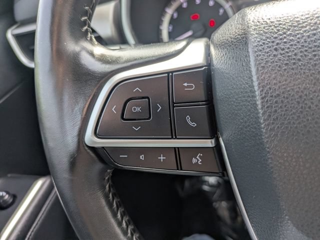 Used 2023 Toyota Highlander XLE AWD/4WD image 23
