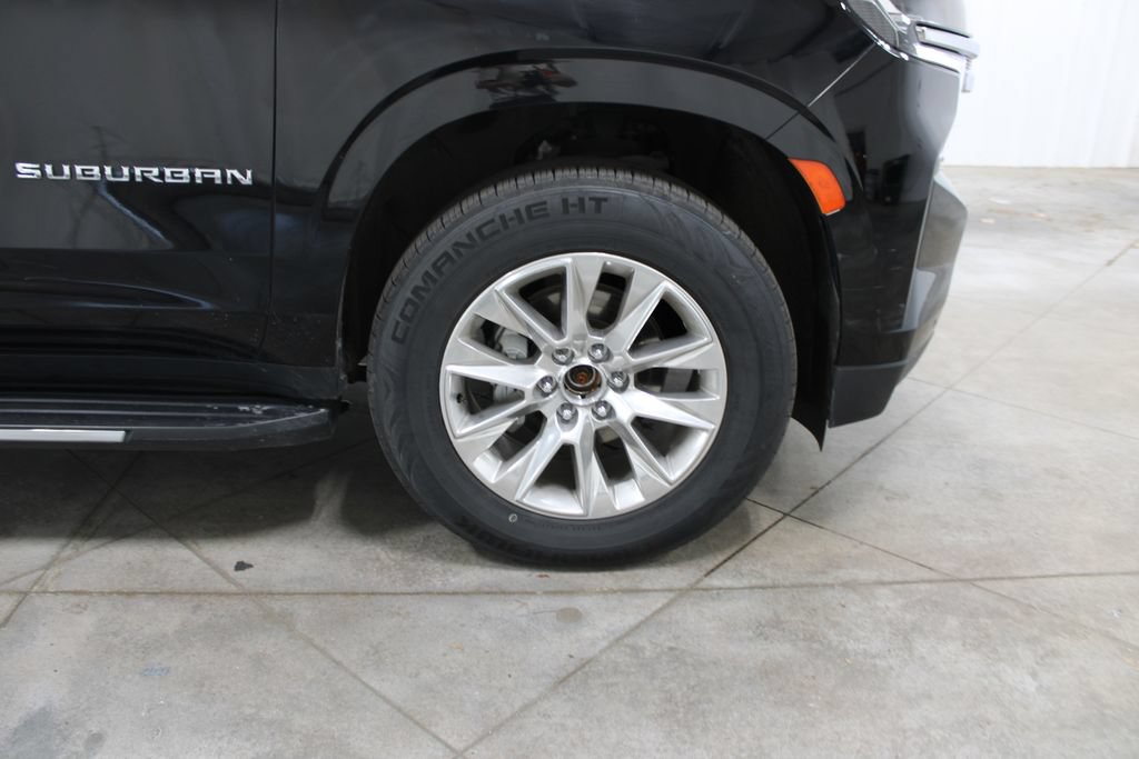 Used 2024 Chevrolet Suburban Premier AWD/4WD image 40