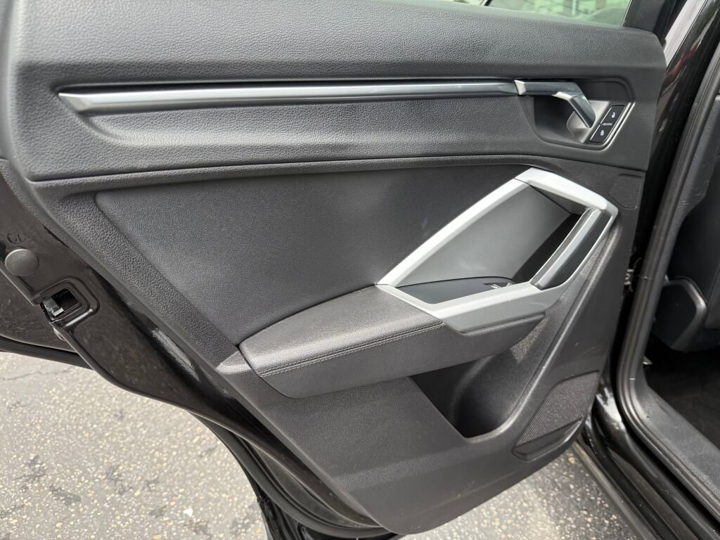 Used 2020 Audi Q3 2.0T Premium Plus image 23