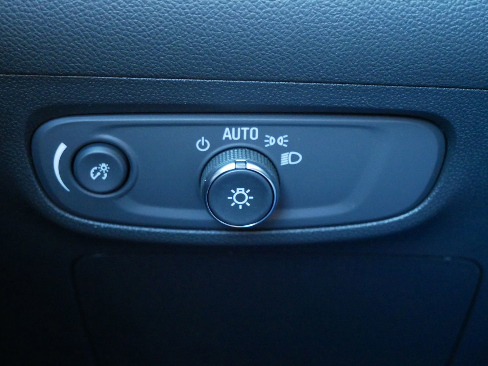 New 2026 Buick Encore GX Sport Touring w/ Advanced Technology Package AWD/4WD image 14
