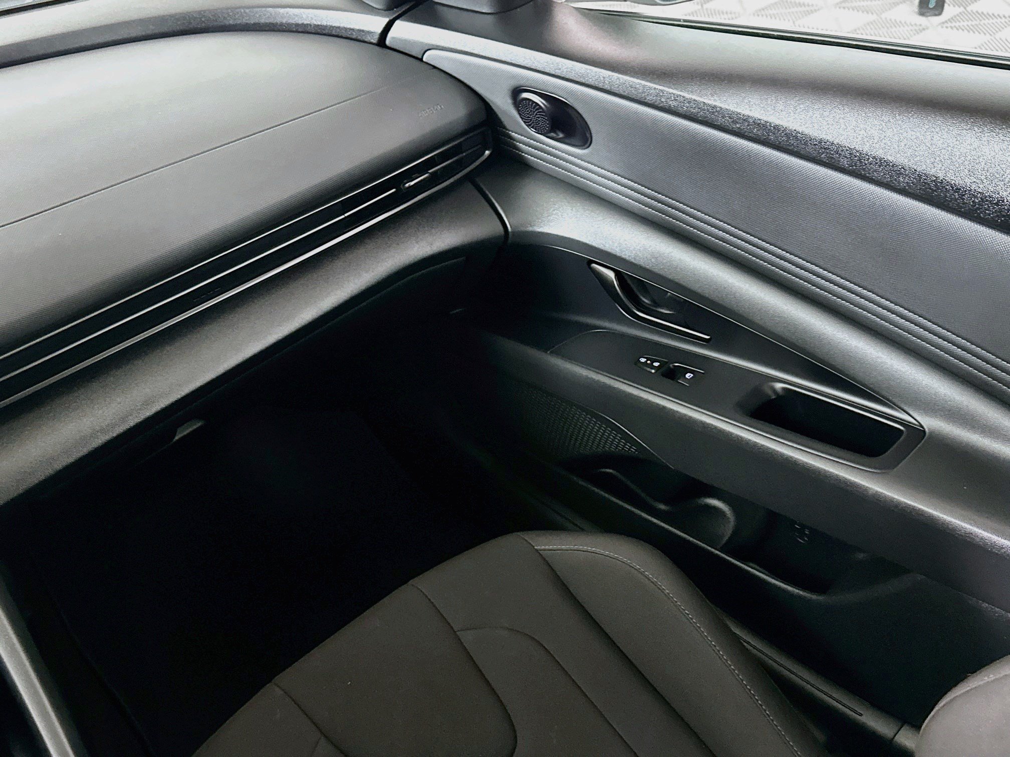 Used 2025 Hyundai Elantra Sport FWD image 22