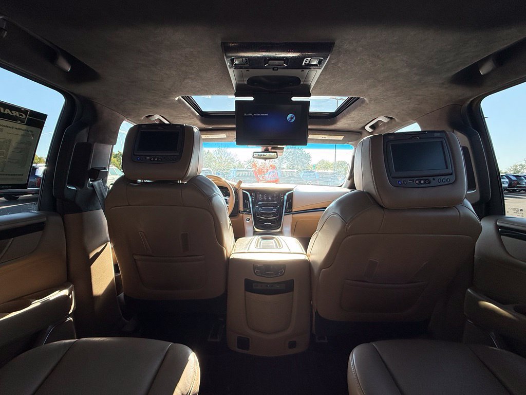 Used 2019 Cadillac Escalade Platinum AWD/4WD image 28