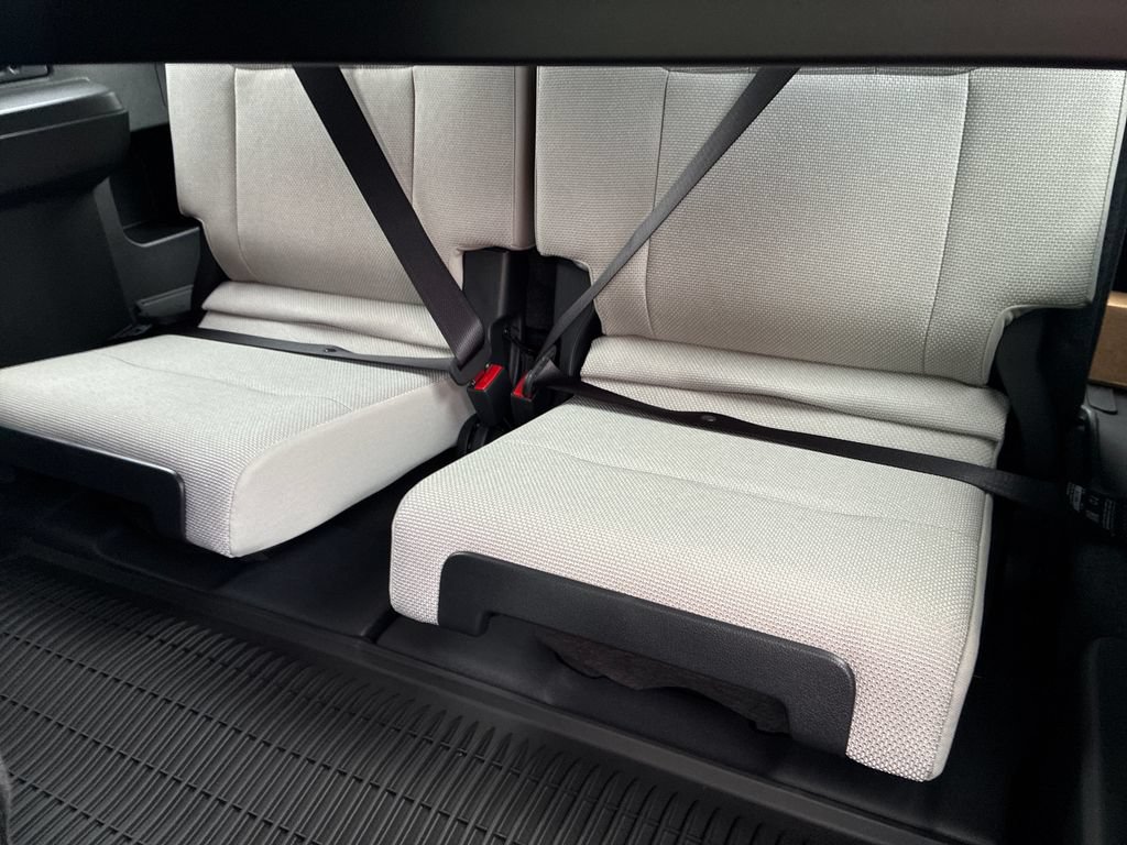 New 2026 Toyota 4Runner SR5 AWD/4WD image 17