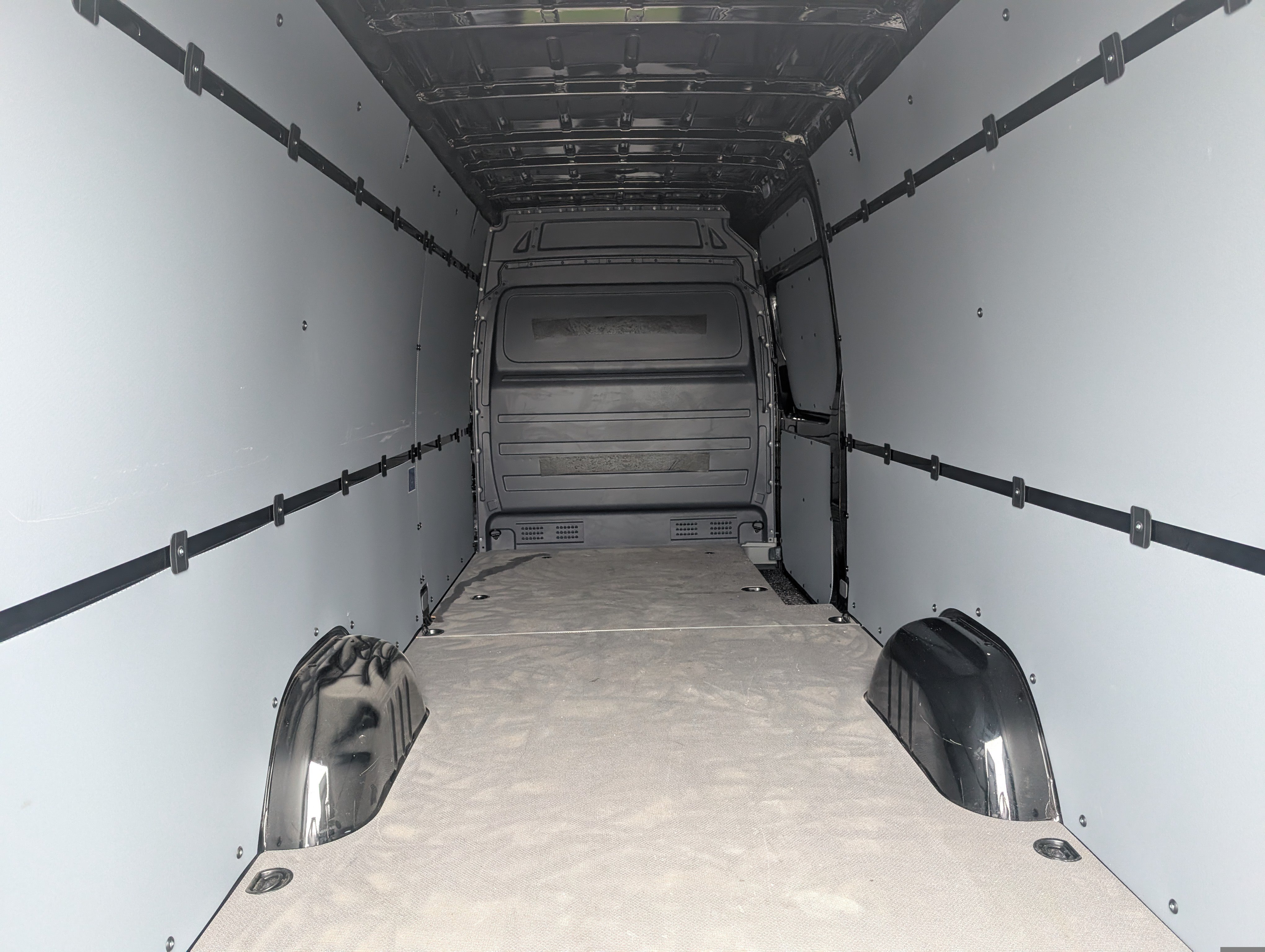 Used 2015 Freightliner Sprinter 2500 RWD image 21