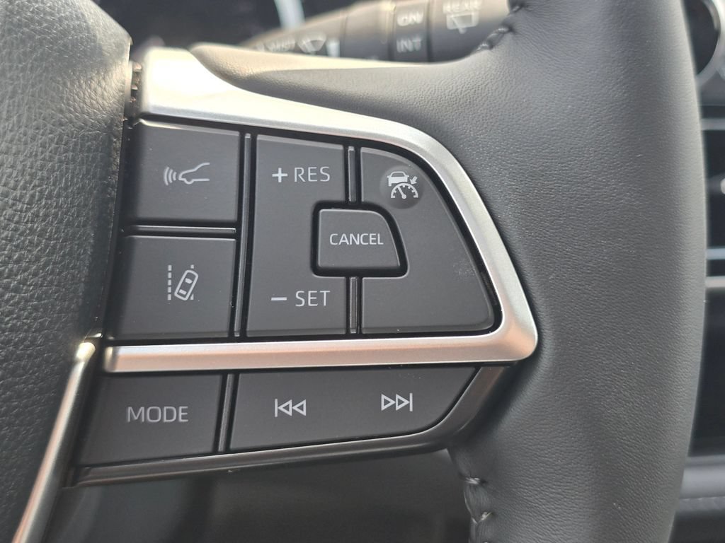 New 2026 Toyota Highlander XLE AWD/4WD image 32