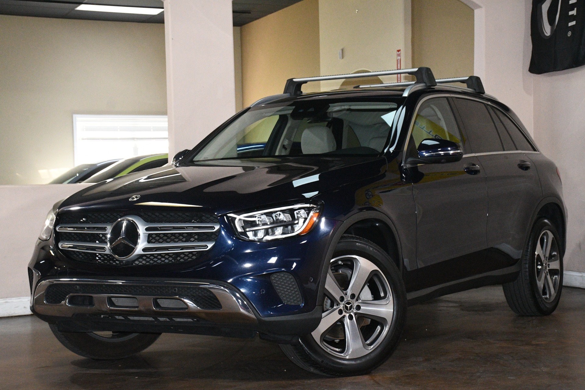Used 2022 Mercedes-Benz GLC 300 image 4